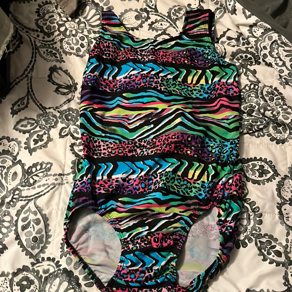Gymnastics suit